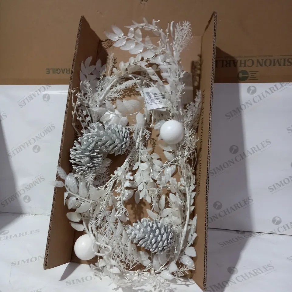 WINTER WHITE PRE-LIT CHRISTMAS GARLAND RRP £29.99