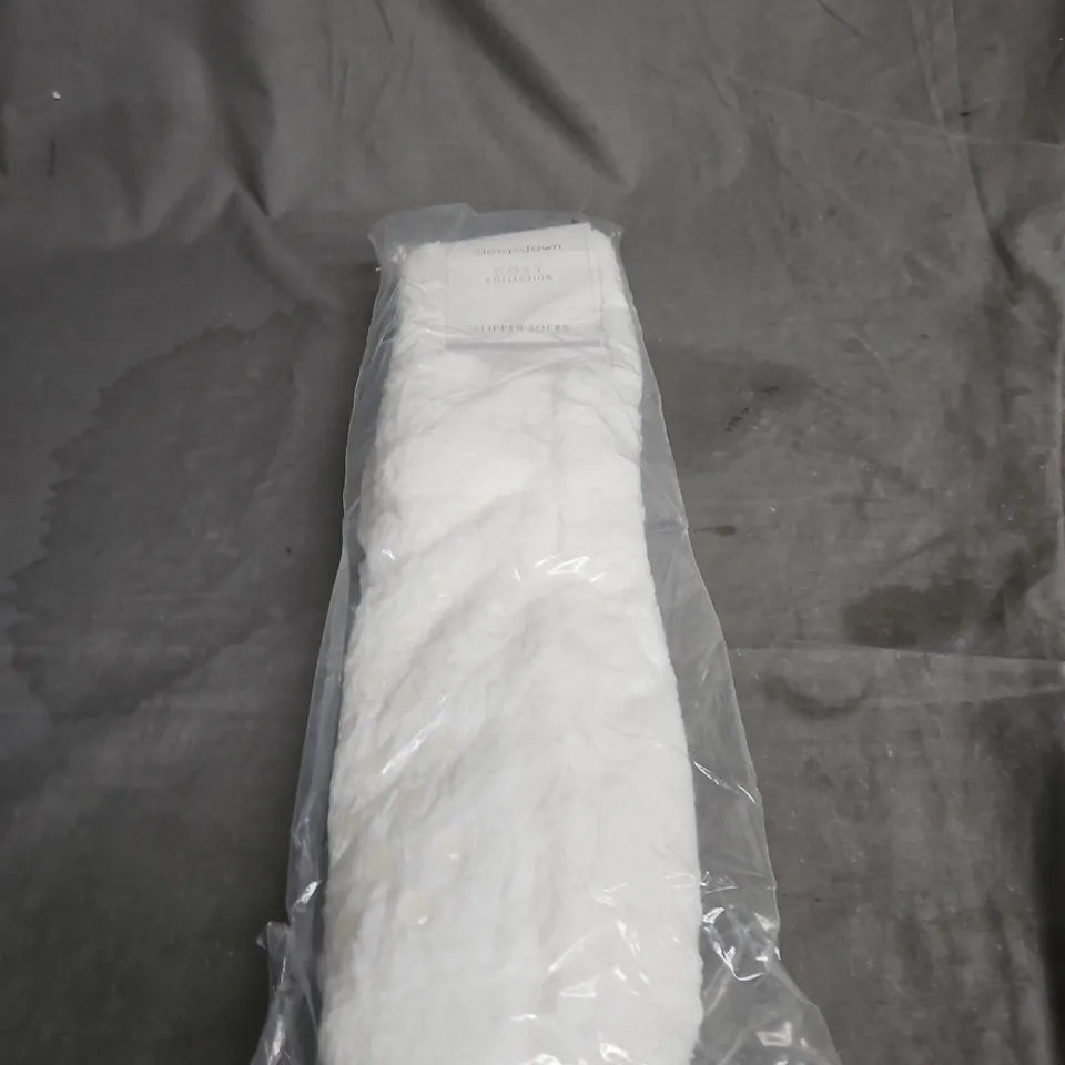 SLEEPDOWN COSY COLLECTION SLIPPER SOCKS – TEDDY SOCK CREAM, UK 6/8 (EUR 39/41)