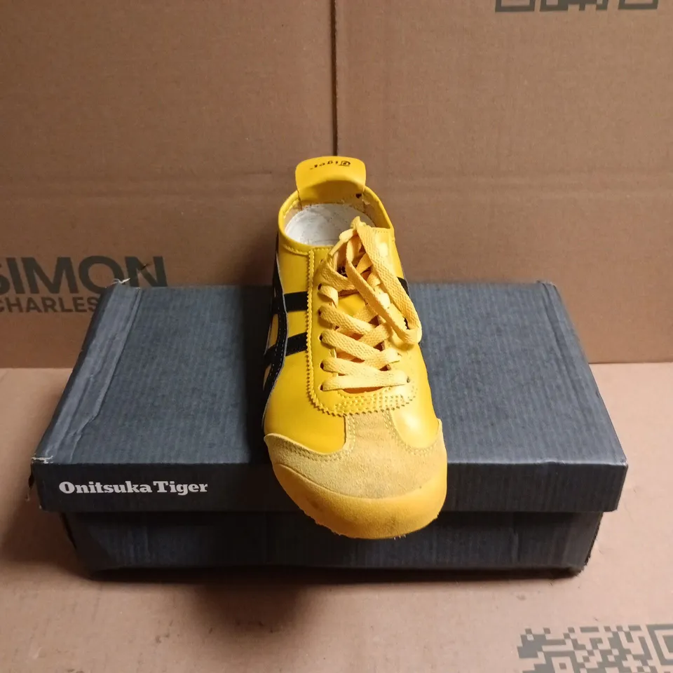 BOXED PAIR OF ONITSUKA TIGER MEXICO 66 TRAINERS - 4.5