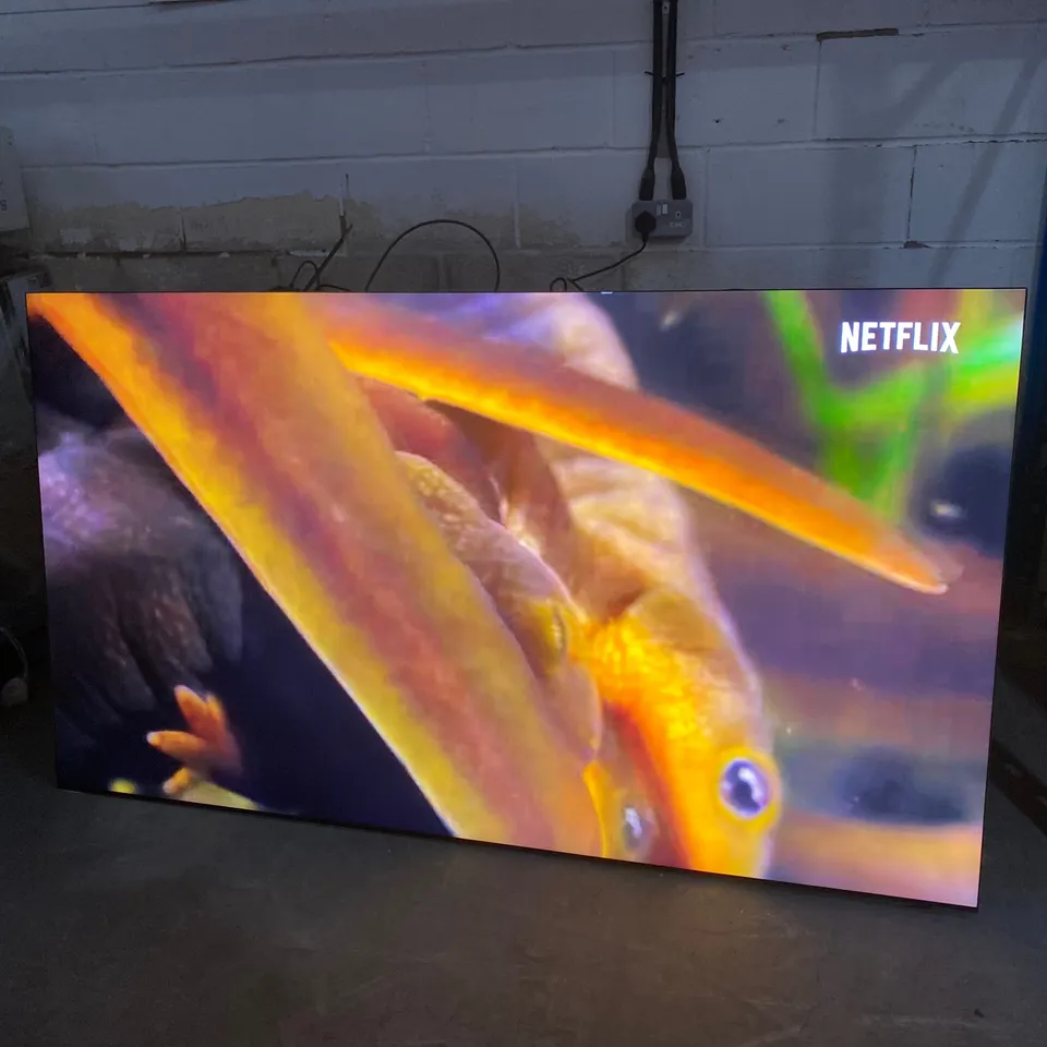 SAMSUNG QE75QN900B 75” NEO QLED HDR SMART TV WITH ONE CONNECT BOX AND REMOTE CONTROL