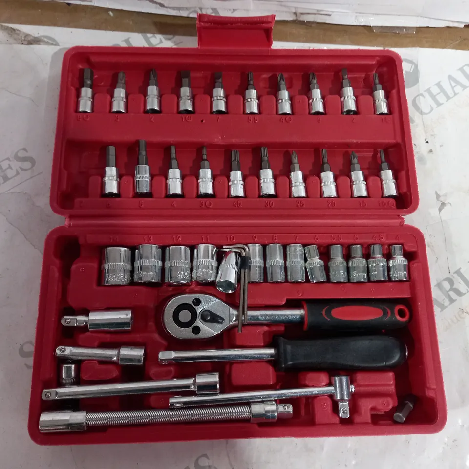 46 PCS SOCKET WRENCH SET 