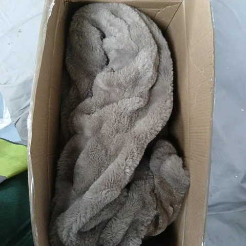 COZEE HOME LUXURY RUCHED FAUX FUR & VELVETSOFT HEATED THROW