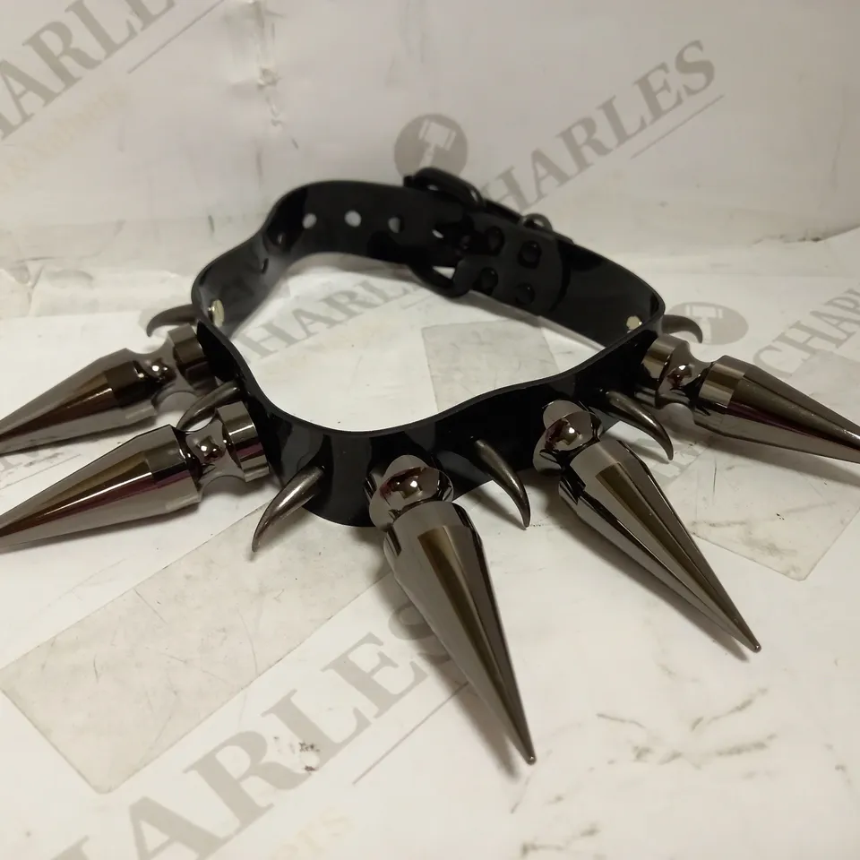 CHEMICAL BERRY STUD COLLAR