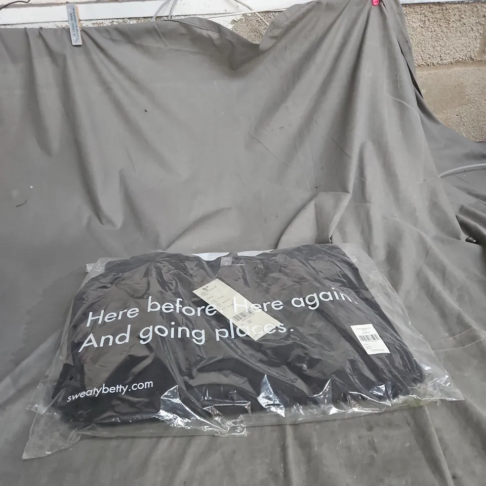 SWEATY BETTY STRIDE WATERPROOF PARKA SB4932E – BLACK – SIZE L