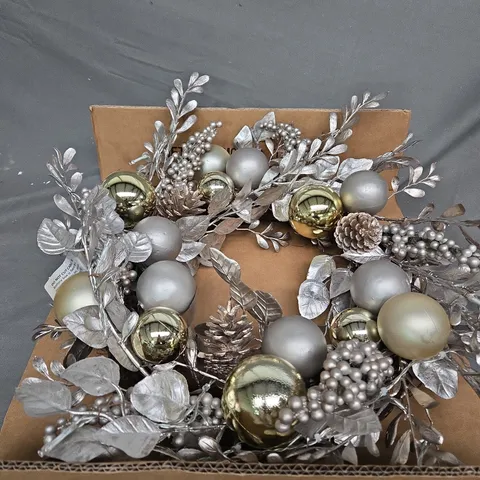 BOXED CHAMPAGNE AND GOLD PRE-LIT FESTIVE WREATH