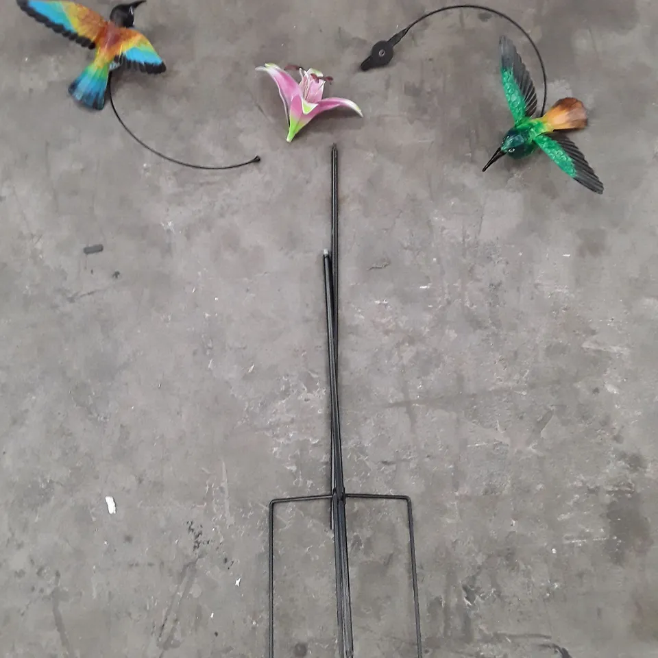 BOXED HOME2GARDEN HUMMINGBIRD WINDSPINNER
