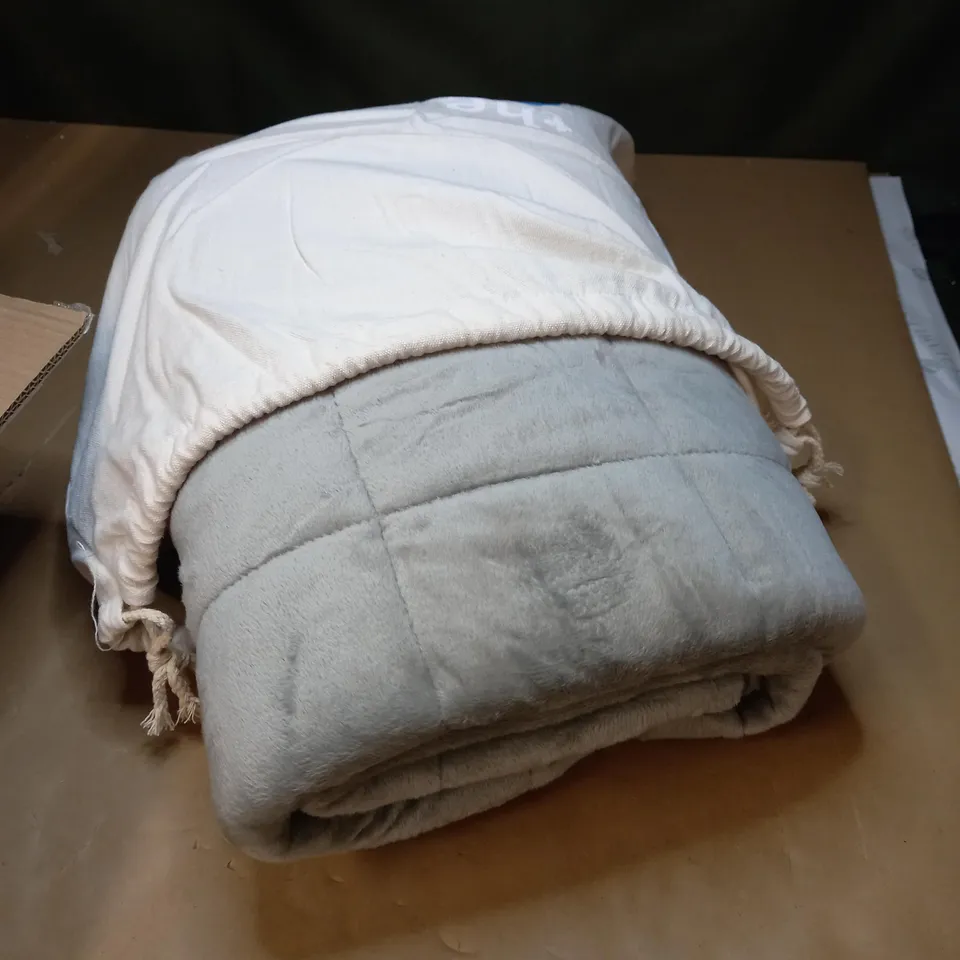 THE OODIE GREY WEIGHTED BLANKET