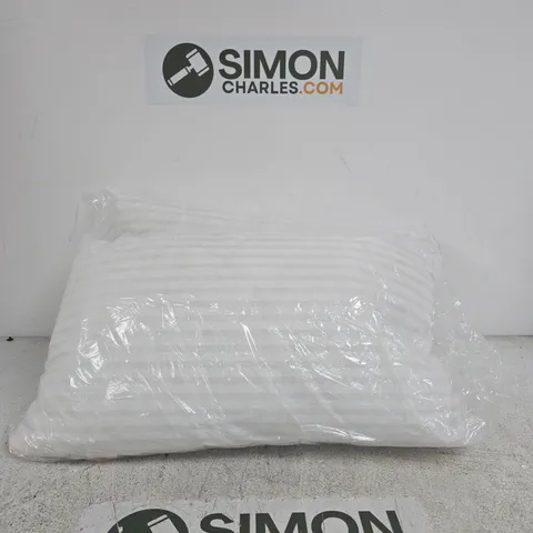 STRIPED CUSHION'S / PILLOW'S (UNBRANDED) – WHITE