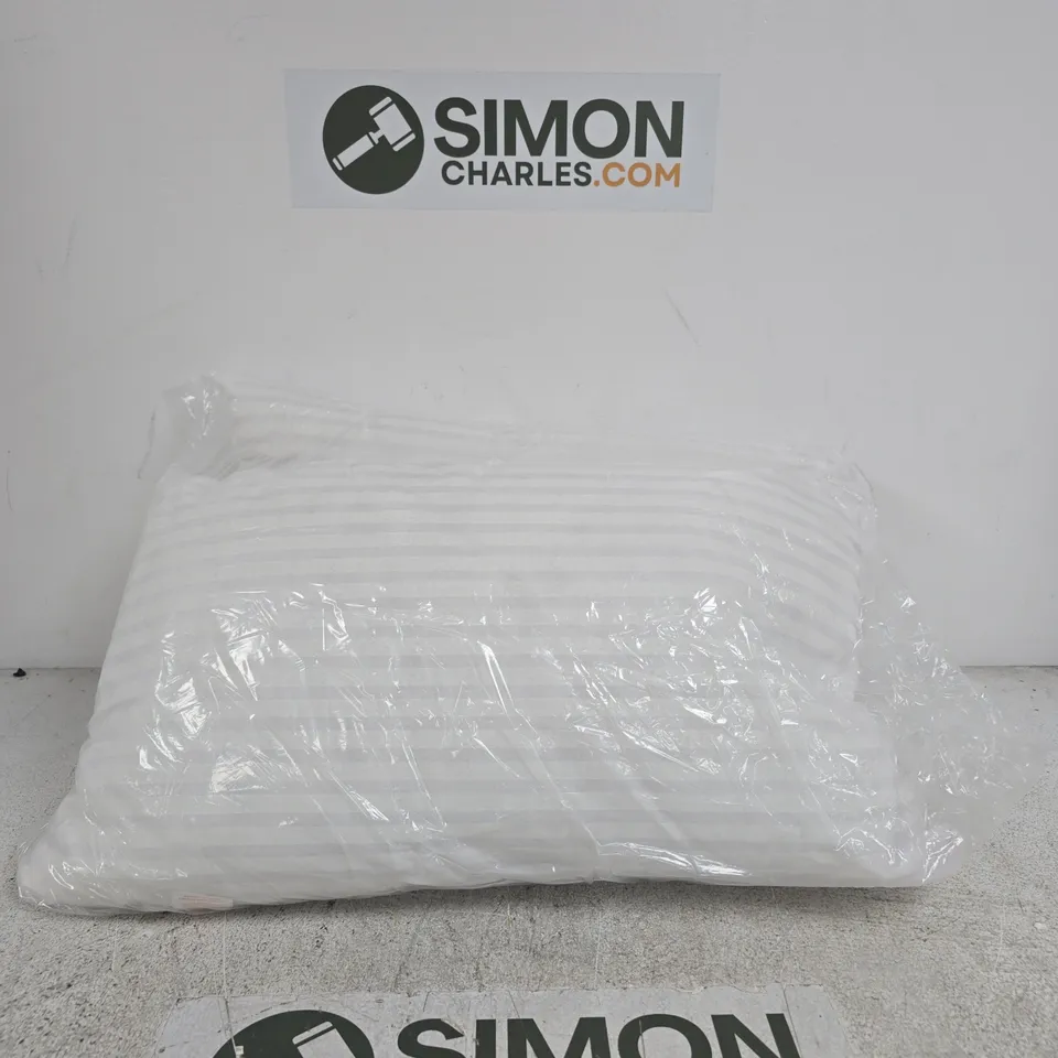 STRIPED CUSHION'S / PILLOW'S (UNBRANDED) – WHITE