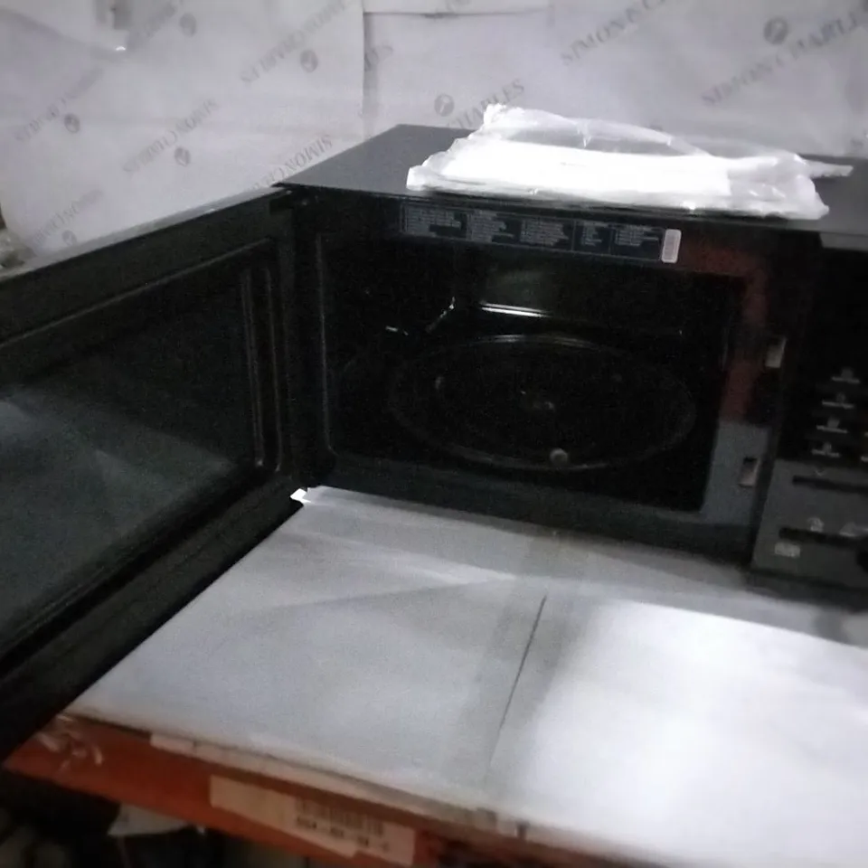 BOXED SAMSUNG MICROWAVE OVEN