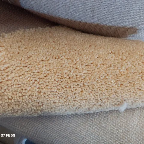 ROLL OF QUALITY CRAFTSMAN SOLAR CARPET APPROXIMATELY 5M × 2.47M