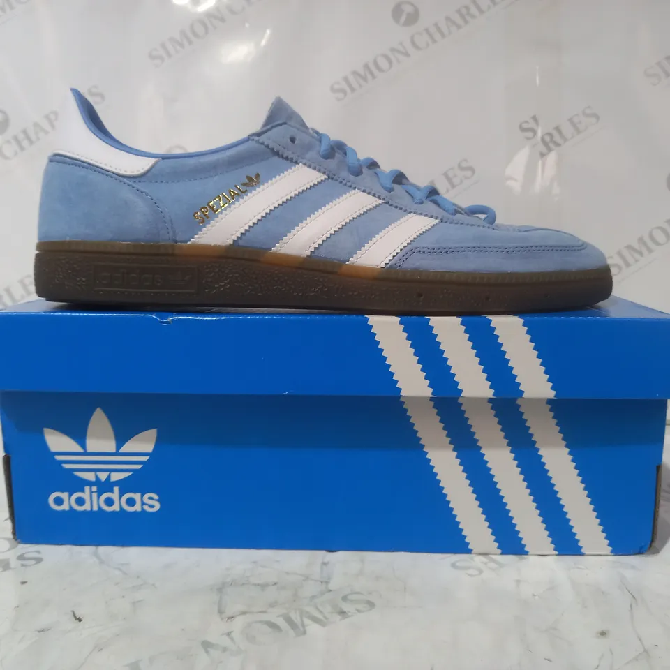 BOXED PAIR OF ADIDAS HANDBALL SPEZIAL TRAINERS IN LIGHT BLUE UK SIZE 10