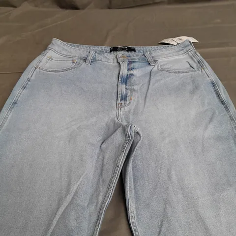 HOLLISTER LIGHT DENIM ULTRA HIGH RISE MON JEANS - 14S