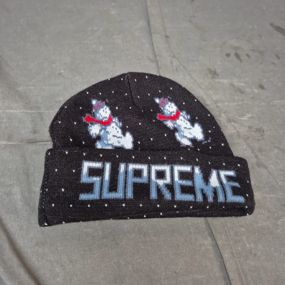 SUPREME BEANIE – BLACK KNIT WITH POLAR BEAR MOTIF AND LOGO