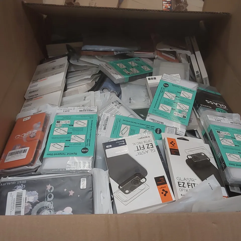 PALLET CONTAINING A VERY LARGE QUANTITY OF ASSORTED PHONE CASES
