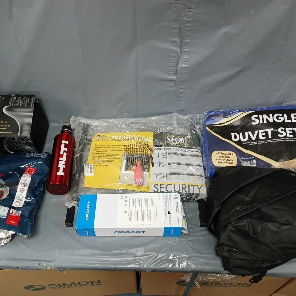 BOX OF APPROXIMATELY 12 ASSORTED ITEMS TO INCLUDE - GHD DIFFUSER, CHILD FALL PREVENTION GUARD, AND JSP M 8-820 ETC. 
