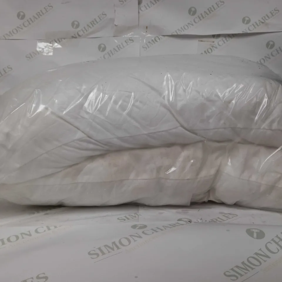 2 WHITE PILLOWS WITH FEATHER 