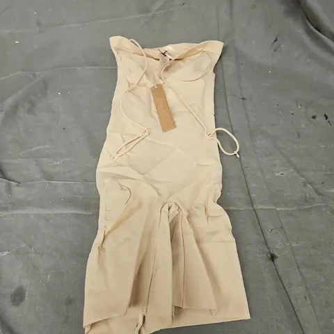 SKIMS SHEER SEAMLESS STRAPLESS SHORTIE BODYSUIT IN SAND SIZE S