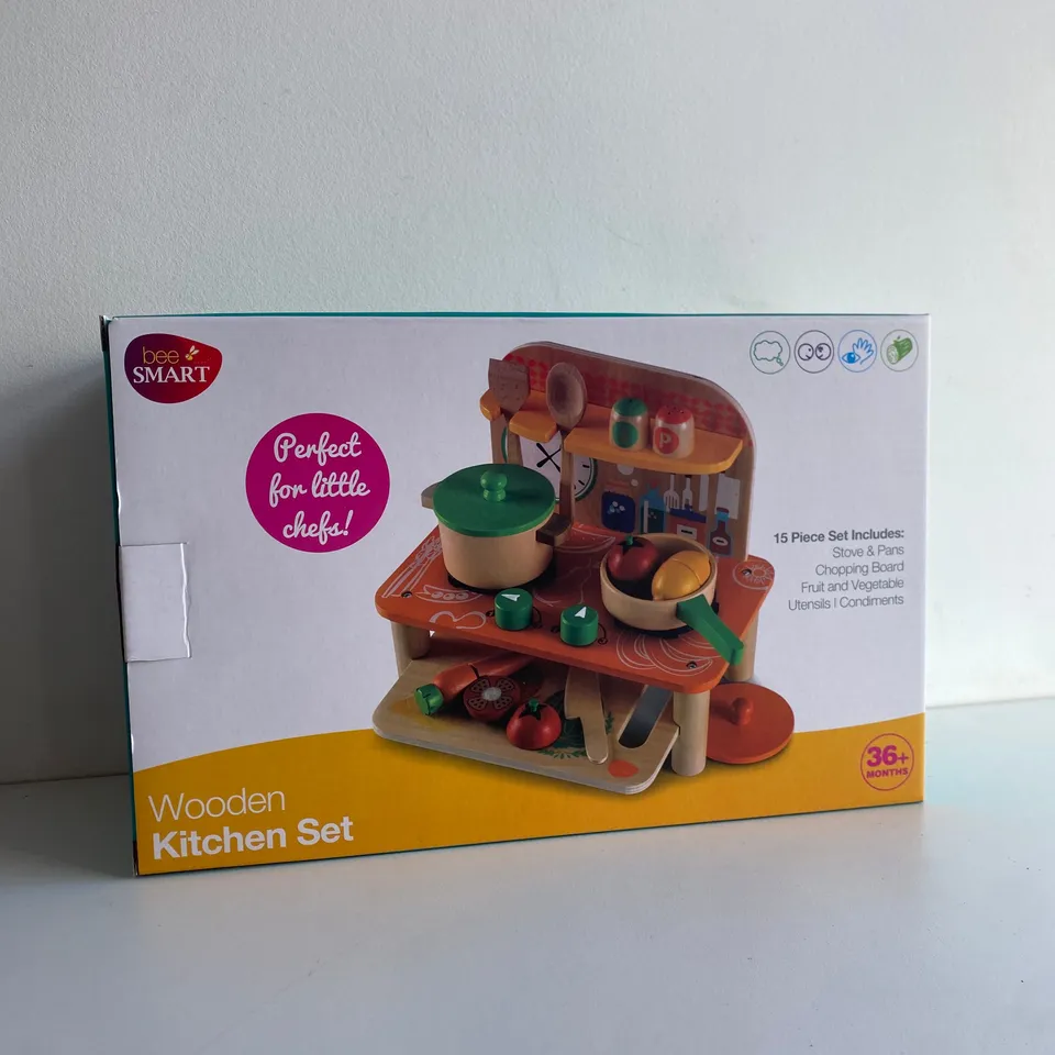 BRAND NEW BOXED BEE SMART WOODEN KITCHEN SET 