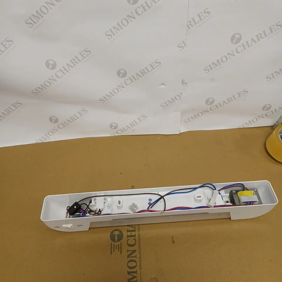 KNIGHTSBRIDGE 230V IP20 6W LED SHAVER LIGHT