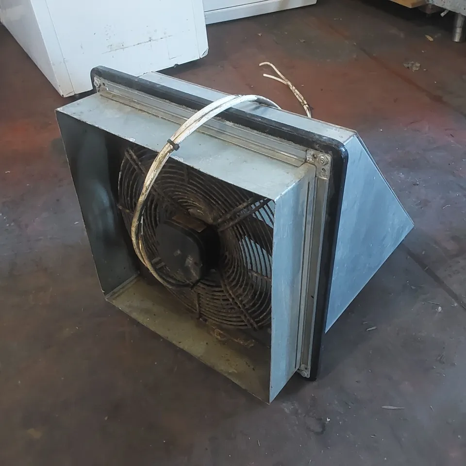 COMMERCIAL WALL FAN/FILTER UNIT 