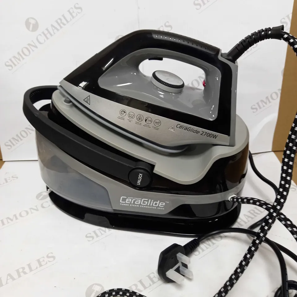 TOWER CERAGLIDE 2700W STEAM GENERATOR IRON