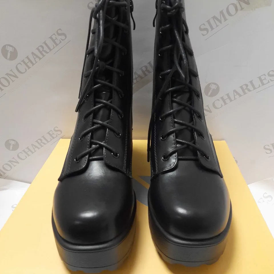 KOI ASTRO SILVER STAR & MOON CHUNKY BLACK PU/SILVER BOOTS - SIZE 6