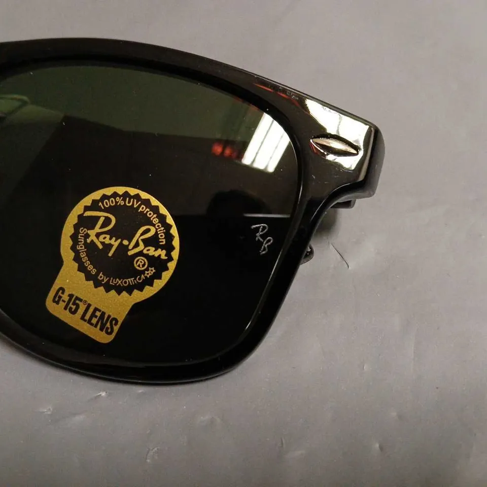 PAIR OF RAY BAN BLACK FRAMED GLASSES WITH G-15 LENS IN CASE