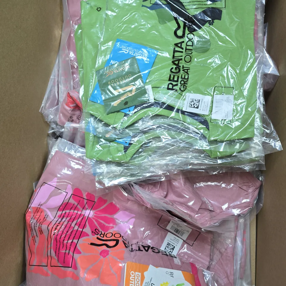 APPROXIMATELY 65 ASSORTED BRAND NEW REGATTA CHILDRENS CLOTHING ITEMS IN VARIOUS SIZES, STYES & COLOURS TO INCLUDE BOSLEY T SHIRTS 