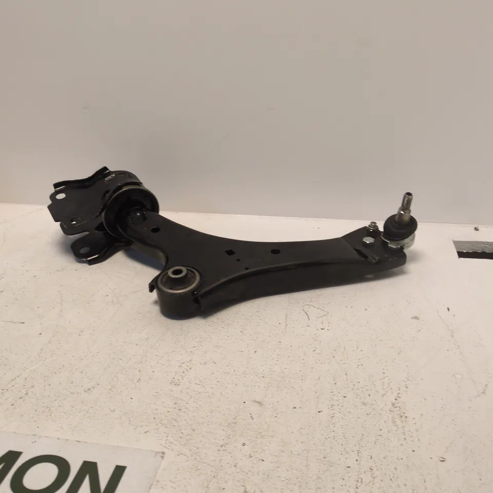 VEHICLE SUSPENSION CONTROL ARM WITH BALL JOINT (USED) - LEFT