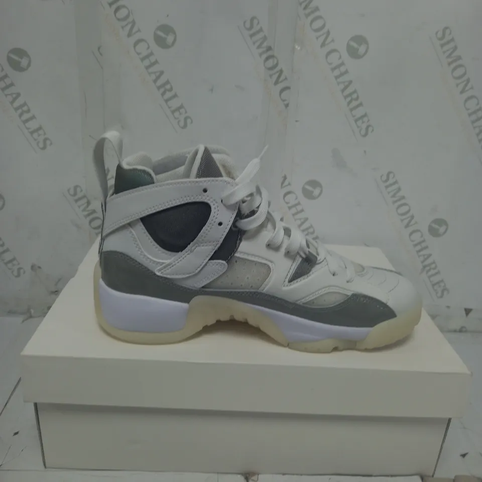 BOXED JORDAN JUMPMAN TWO TREY SIZE 5.5
