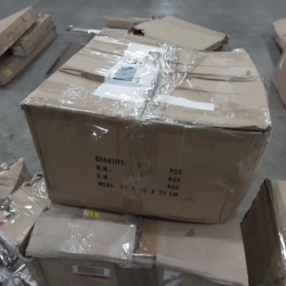 BOXED KINGSWOOD ANTIQUE BRASS SCROLL 3 WAY LIGHT (1 BOX)