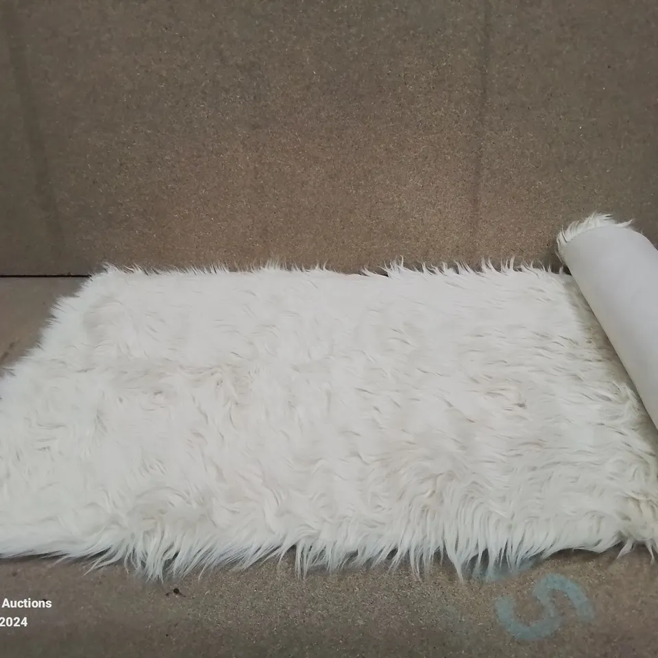 BRAND NEW PACO HOME  CREAM PLAYA 960 RUG SIZE 50CM X 150CM 