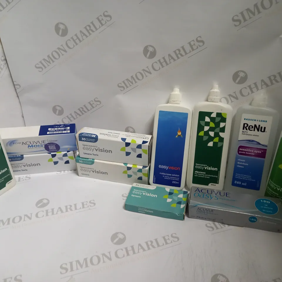 LOT OF APPROXIMATELY 30 ASSORTED EYECARE & HEALTHCARE PRODUCTS TO INCLUDE RENU SENSITIVE EYES FORMULA, EASYVISION MULTIPURPOSE SOLUTION, SPECSAVERS EASYVISION DISPOSABLE CONTACT LENSES, ETC