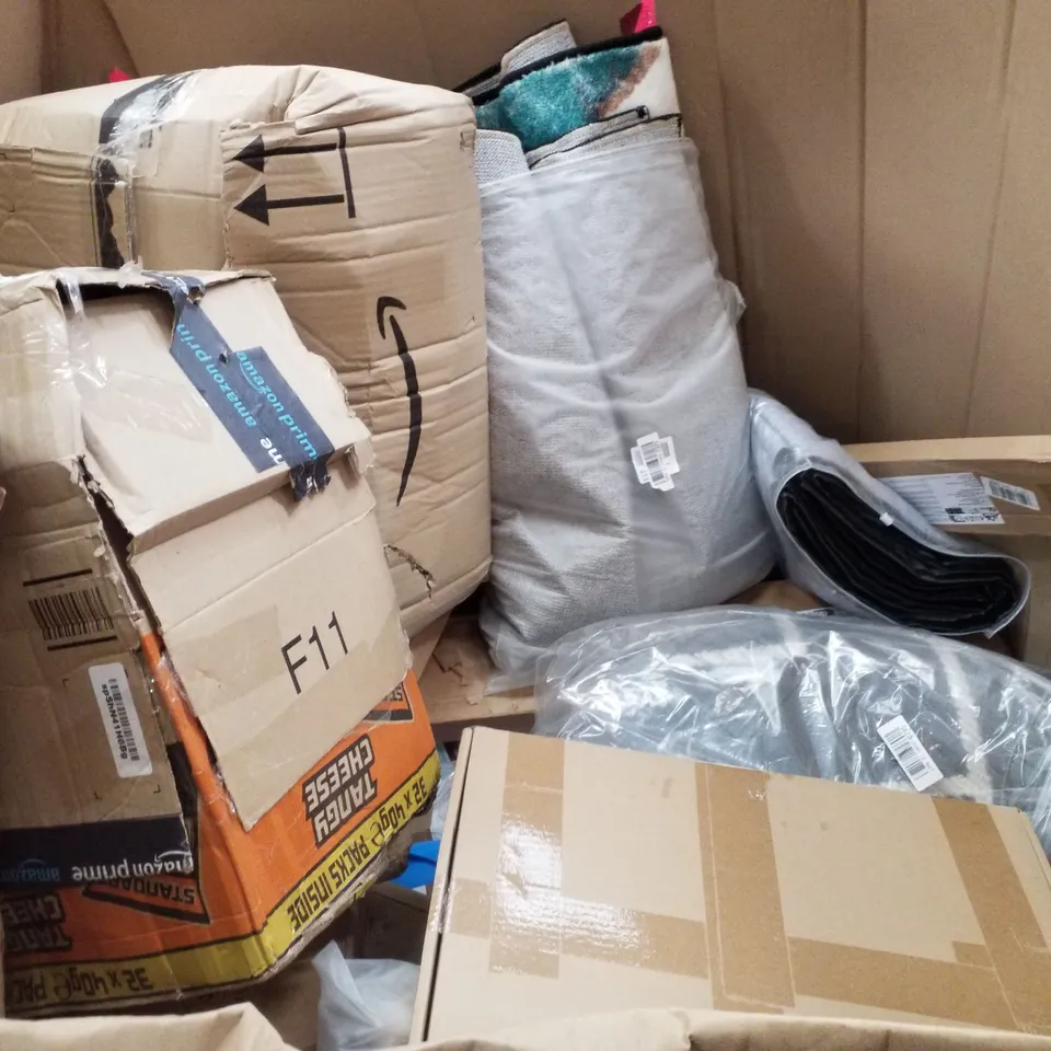 PALLET CONTAINING ASSORTED PRODUCTS INCLUDING INSECT KILLER, KITCHEN FAUCET, BED RAIL, STRAW ARCHERY TARGET, SAFTEY HANDLE & POP UP TENT