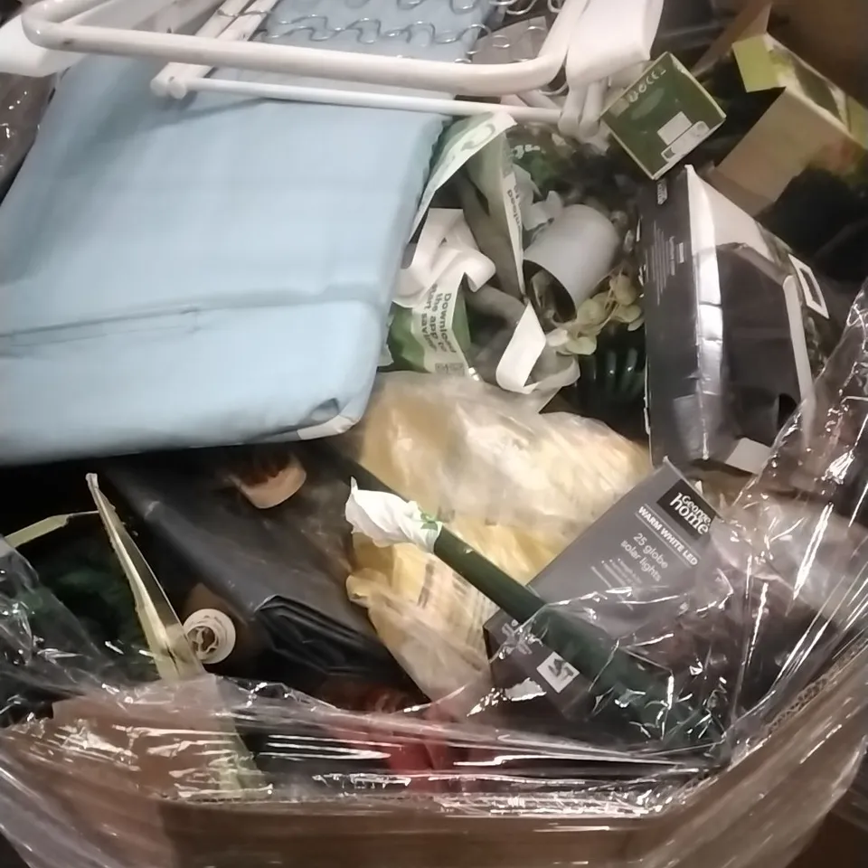 PALLET TO CONTAIN PALLET OF ASSORTED GARDEN PRODUCTS ETC