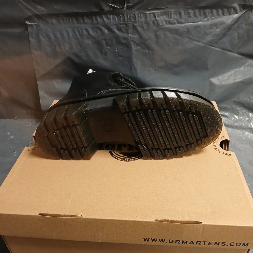 DR. MARTENS BLACK LEATHER AUDRICK 8-EYE COMBAT BOOTS – BOXED UK 5 