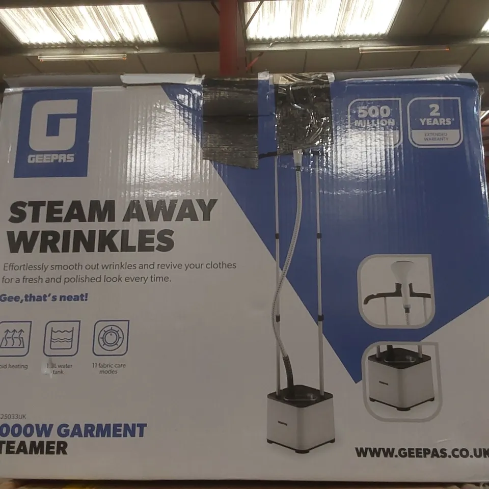BOXED GEEPAS 2000W GARMENT STEAMER 