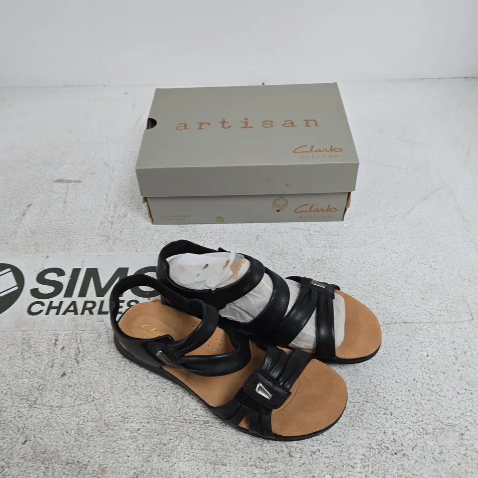 CLARKS ARTISAN KITLY AVE BLACK LEATHER SANDALS – UK 6 (D)