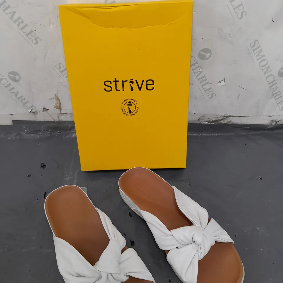 BOXED PAIROF STRIVE SICILY WHITE SANDAL UK 7 