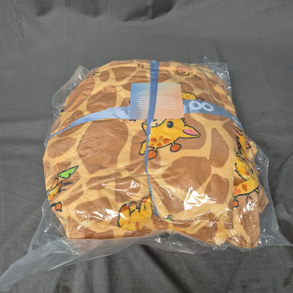 SEALED OODIE ADULT OVERSIZED HOODED BLANKET - GIRAFFE