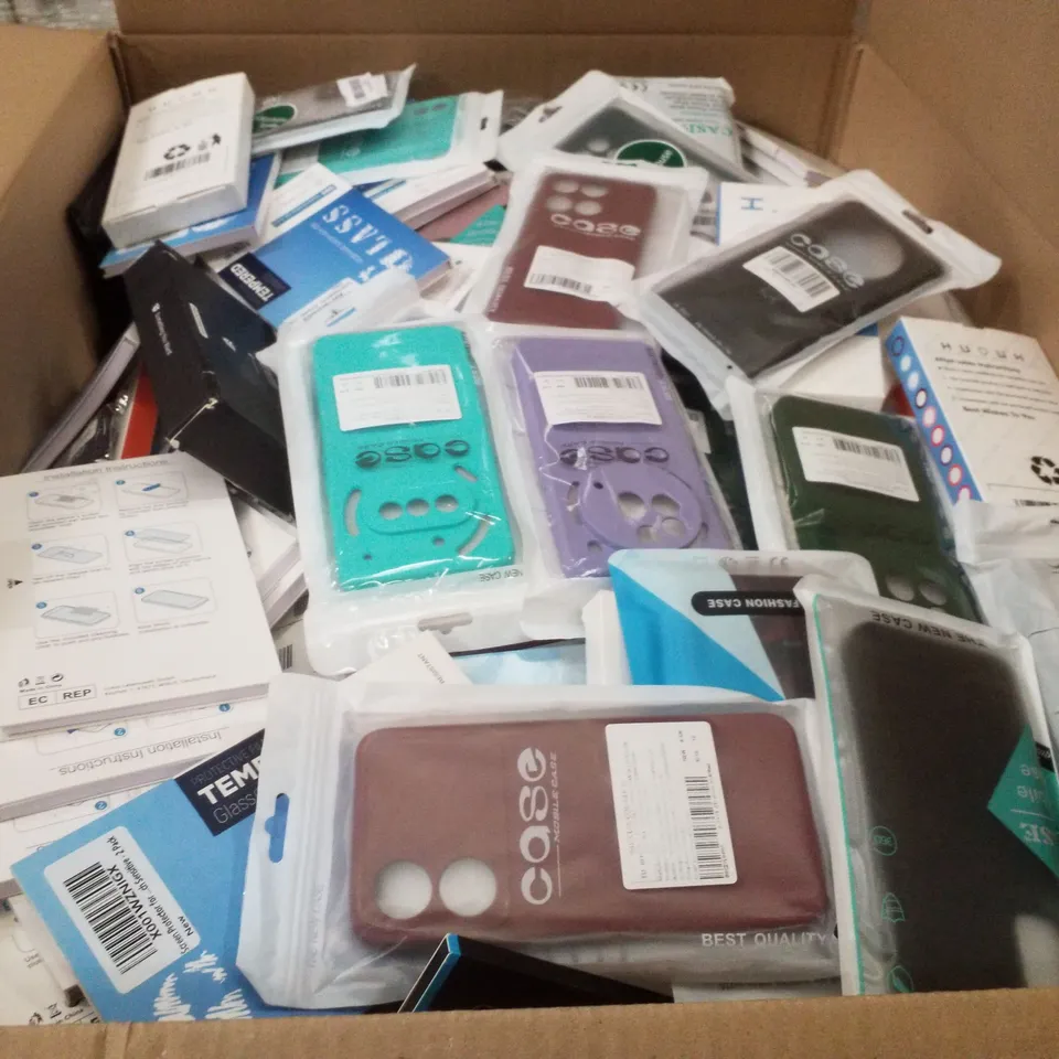 PALLET CONTAINING ASSORTED PHONE CASES