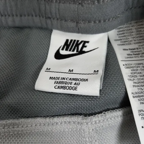 NIKE GREY TRACKSUIT BOTTOMS - MEDIUM 