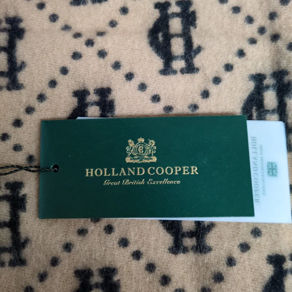 HOLLAND COOPER LIGHTWEIGHT MONOGRAM SCARF – TAN/ NAVY – ONE SIZE