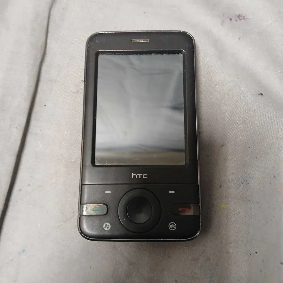 HTC MOBILE PHONE IN BLACK - MODEL UNSPECIFIED 