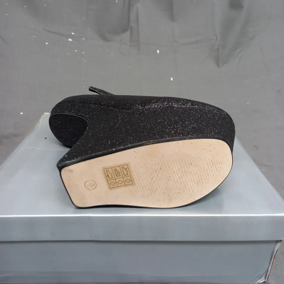 BOX OF APPROXIMATELY 14 BOXED BLACK SPARKLE WEDGED SHOES IN VARIOUS SIZES