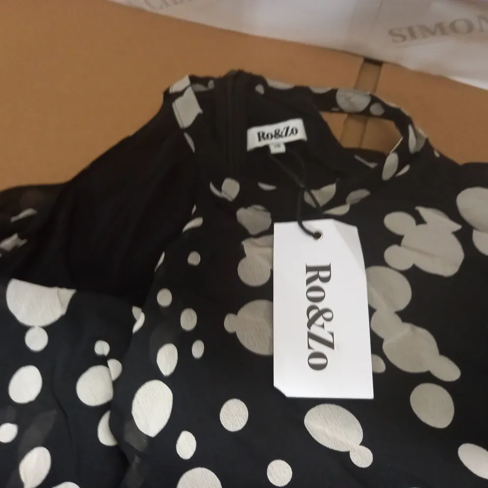RO&ZO MILLIE ABSTRACT SPOT COLD SHOULDER MIDI DRESS - UK 18