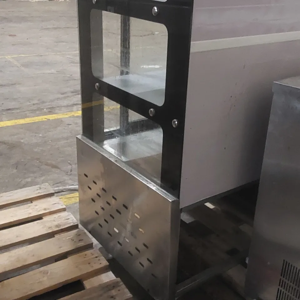 COMMERCIAL FOOD DISPLAY CABINET FEATURING 'TOP-TOP SZECHWAN POT' BRANDING