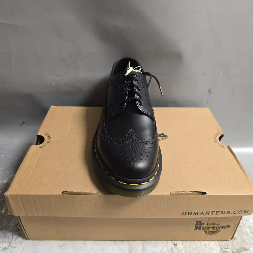 BOXED PAIR OF DR MARTENS BROGUE SHOES IN BLACK - UK 6.5