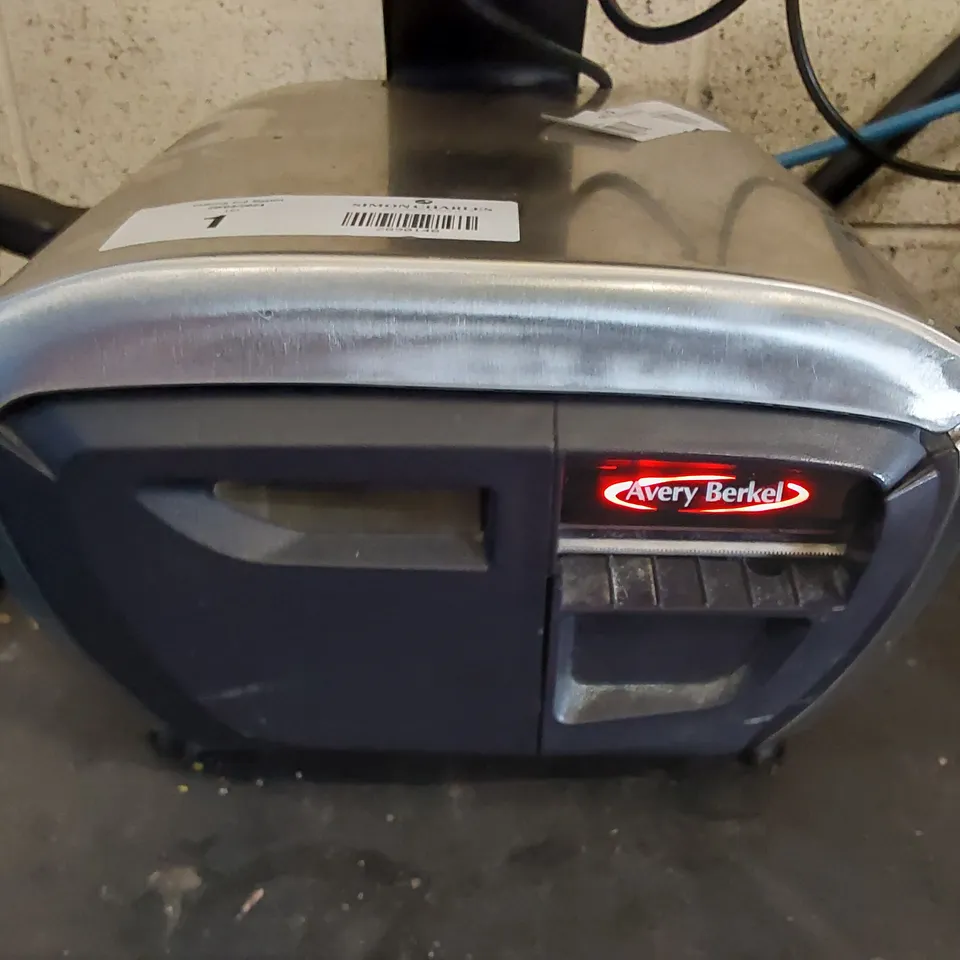 AVERY BERKEL XM600 LABEL AND RECEIPT PRINTING SCALES